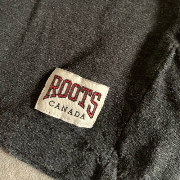 Roots tee - Picture 3 of 3